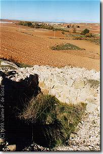 Torre y poblacin al fondo (19KB)