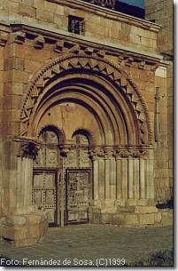 Iglesia de Caltojar (15KB)