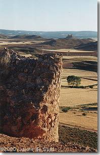 Castillo de Montuenga desde Belimbre. (15KB)