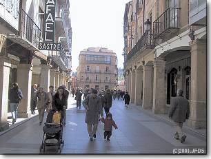 El Collado desde la Plaza Mayor (19KB)