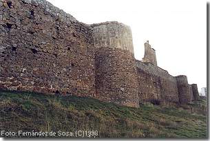 Murallas a la altura de El Mirn (14KB)
